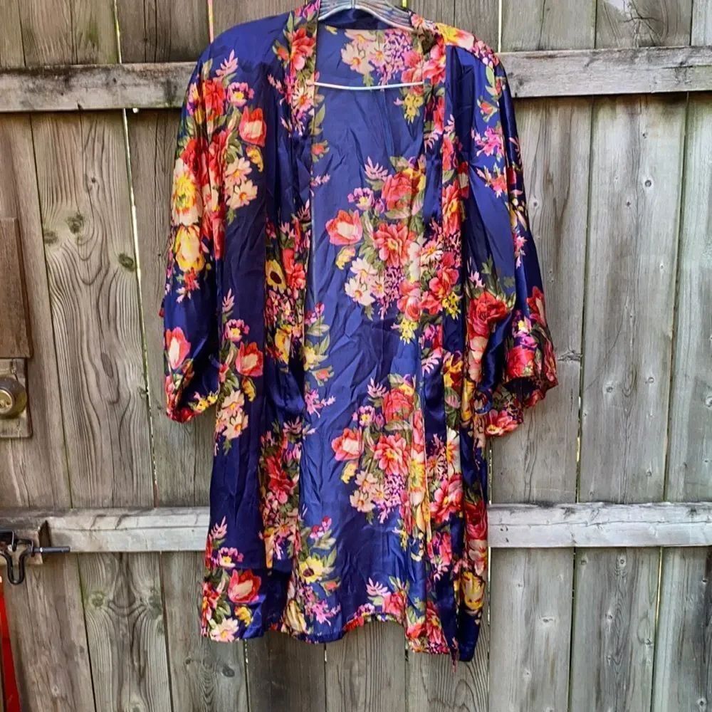 Satin floral robe sz. S